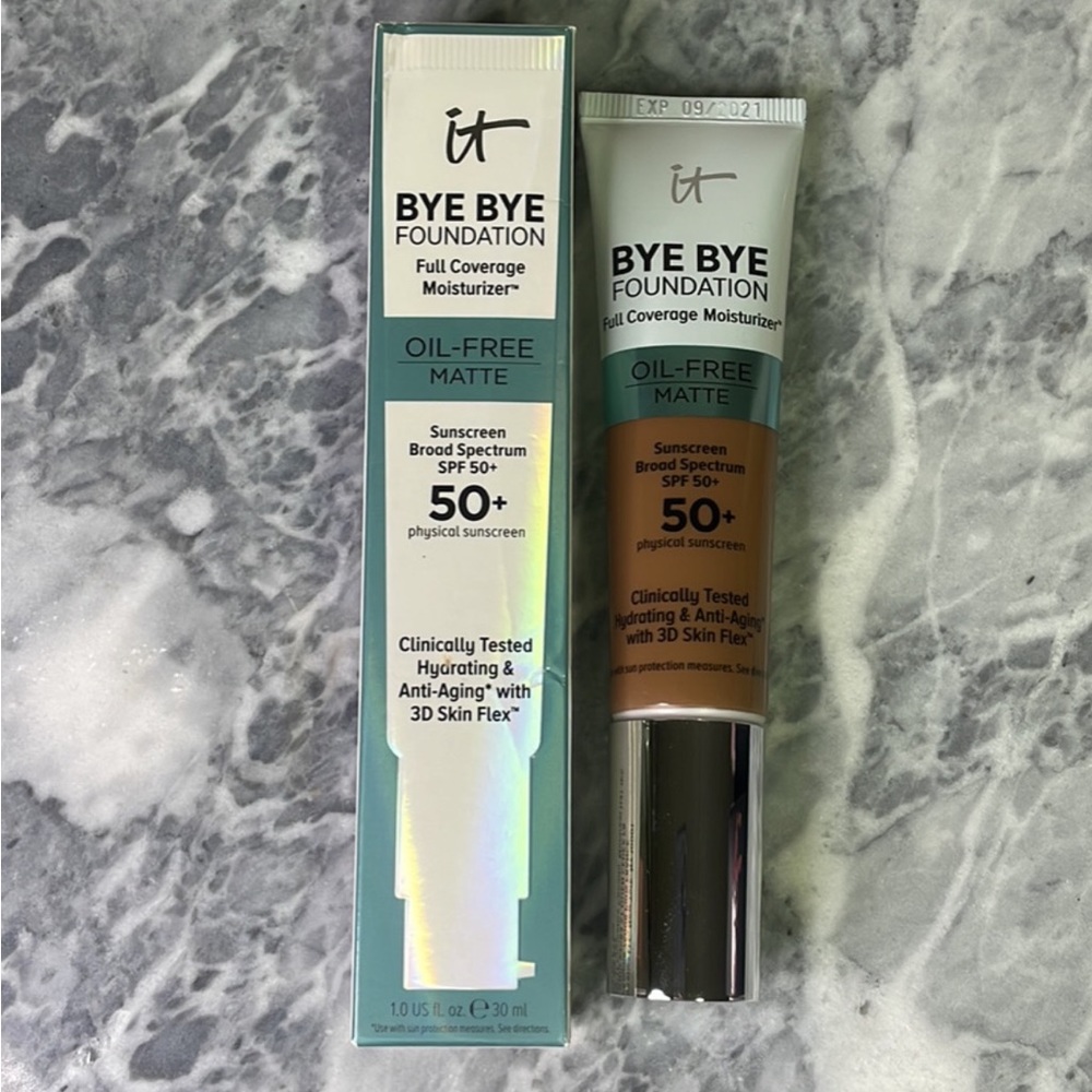 New It Cosmetics‎ Bye Bye Foundation Oil Free Matte Deep